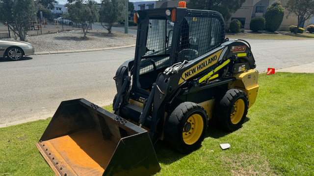 2013 Used NEW Holland L220 Skid Steers