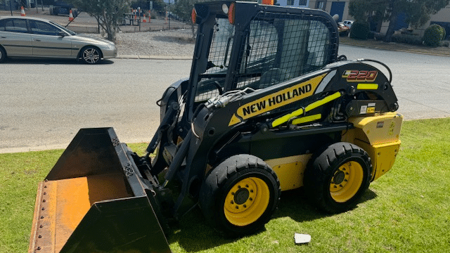2013 Used NEW Holland L220 Skid Steers