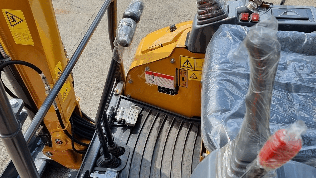 2025 New Active Machinery AE16UE-I Excavators