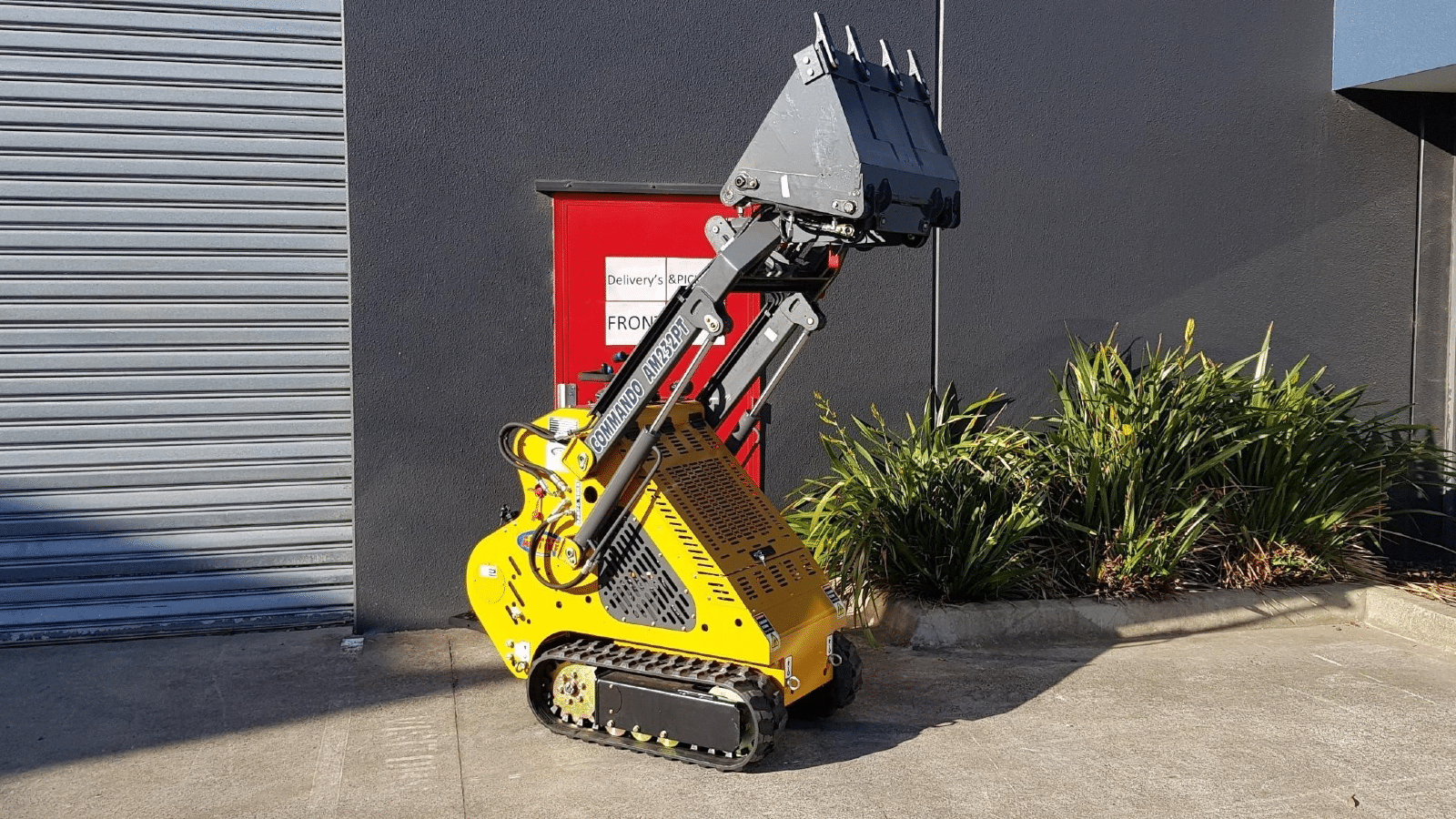 2025 New Active Machinery AM232PT Commando Skid Steers