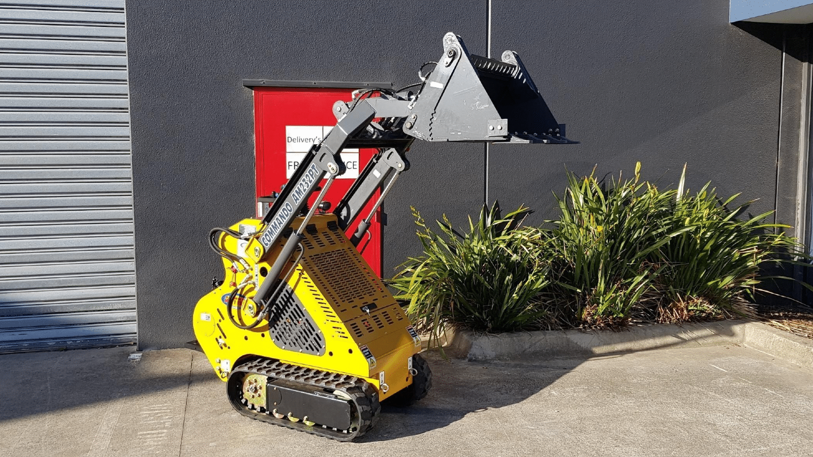 2025 New Active Machinery AM232PT Commando Skid Steers