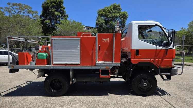 2000 Used Mitsubishi Canter Fire Truck
