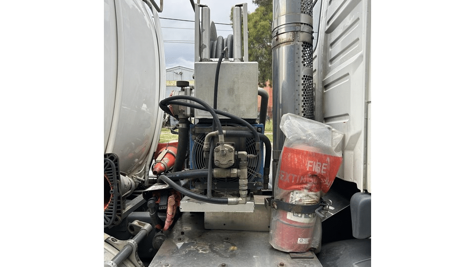 2008 Used Volvo Trucks FM Tanker Truck
