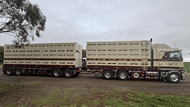 2016 Used Kenworth K200 Livestock Truck
