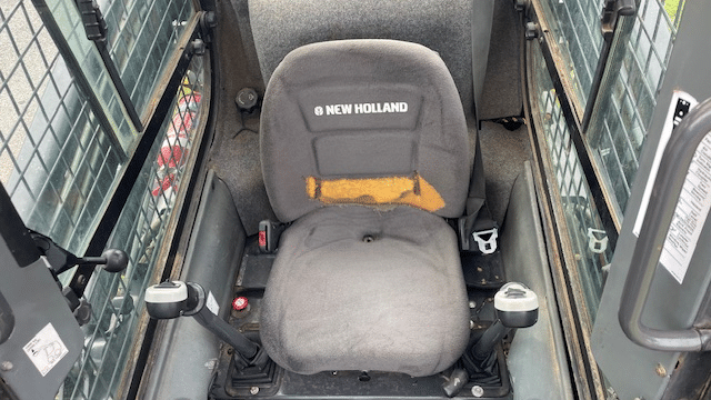 2012 Used NEW Holland L220 Skid Steers