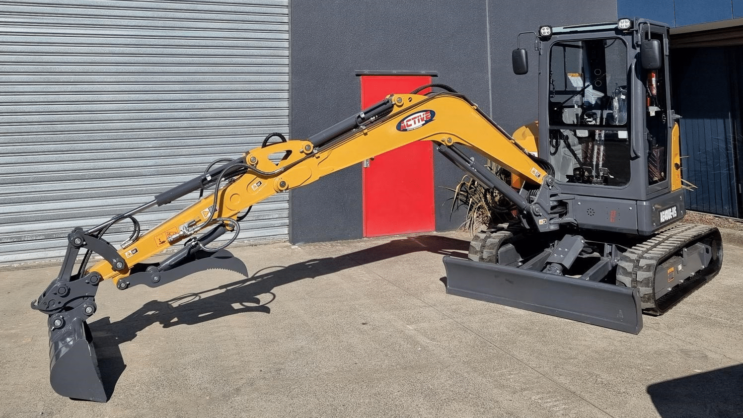 Active Machinery AE12UE-I 1.2 TONNE Excavator
