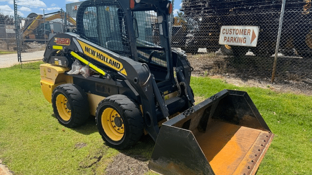 2013 Used NEW Holland L220 Skid Steers