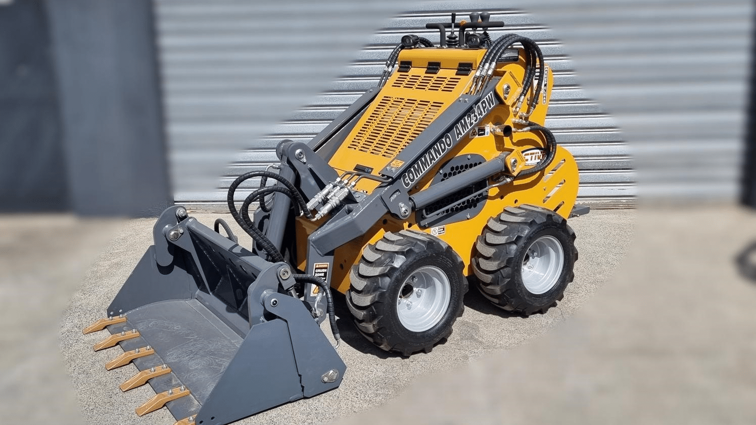 Active Machinery AM234PW Commando Mini Skidsteer