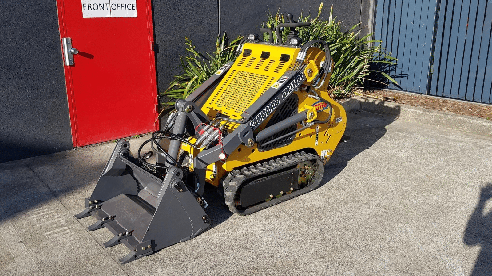 2025 New Active Machinery AM232PT Commando Skid Steers