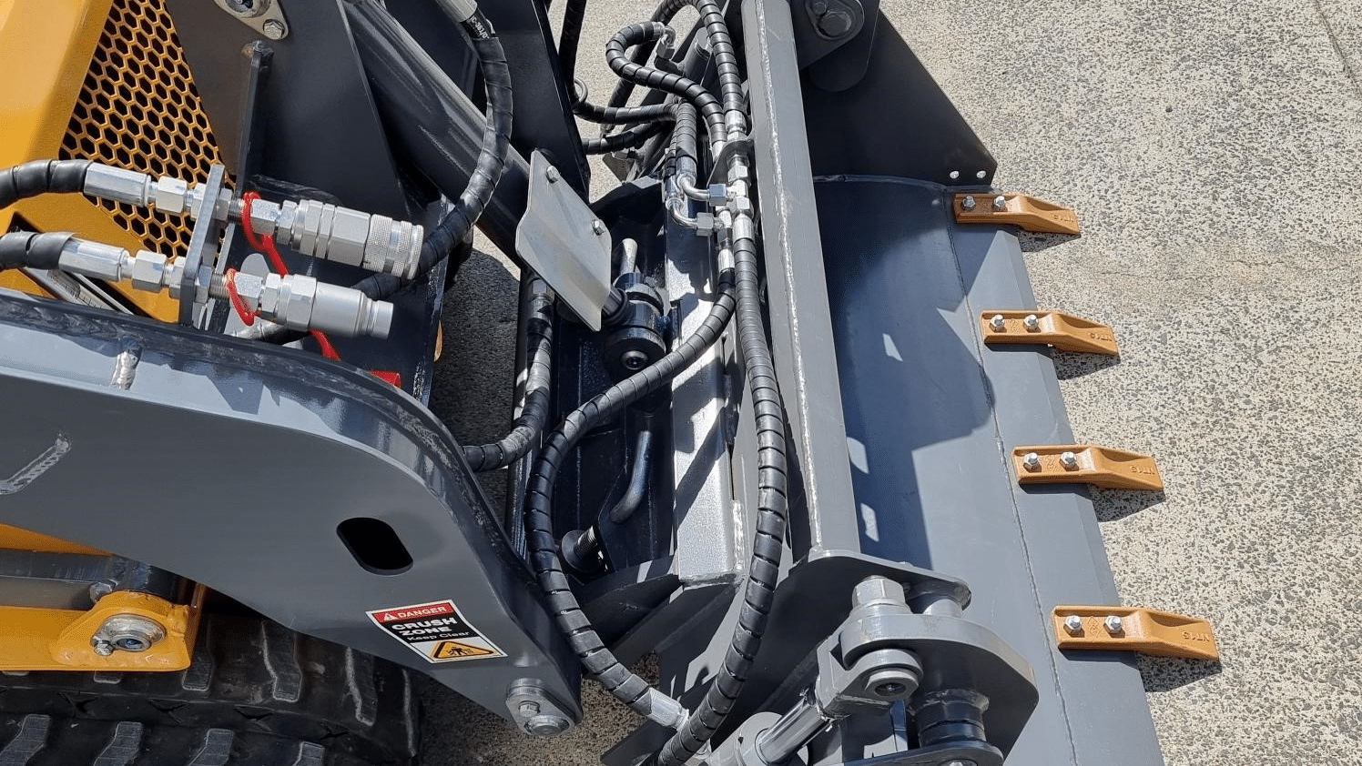 2025 New Active Machinery AM334DT Commando Skid Steers