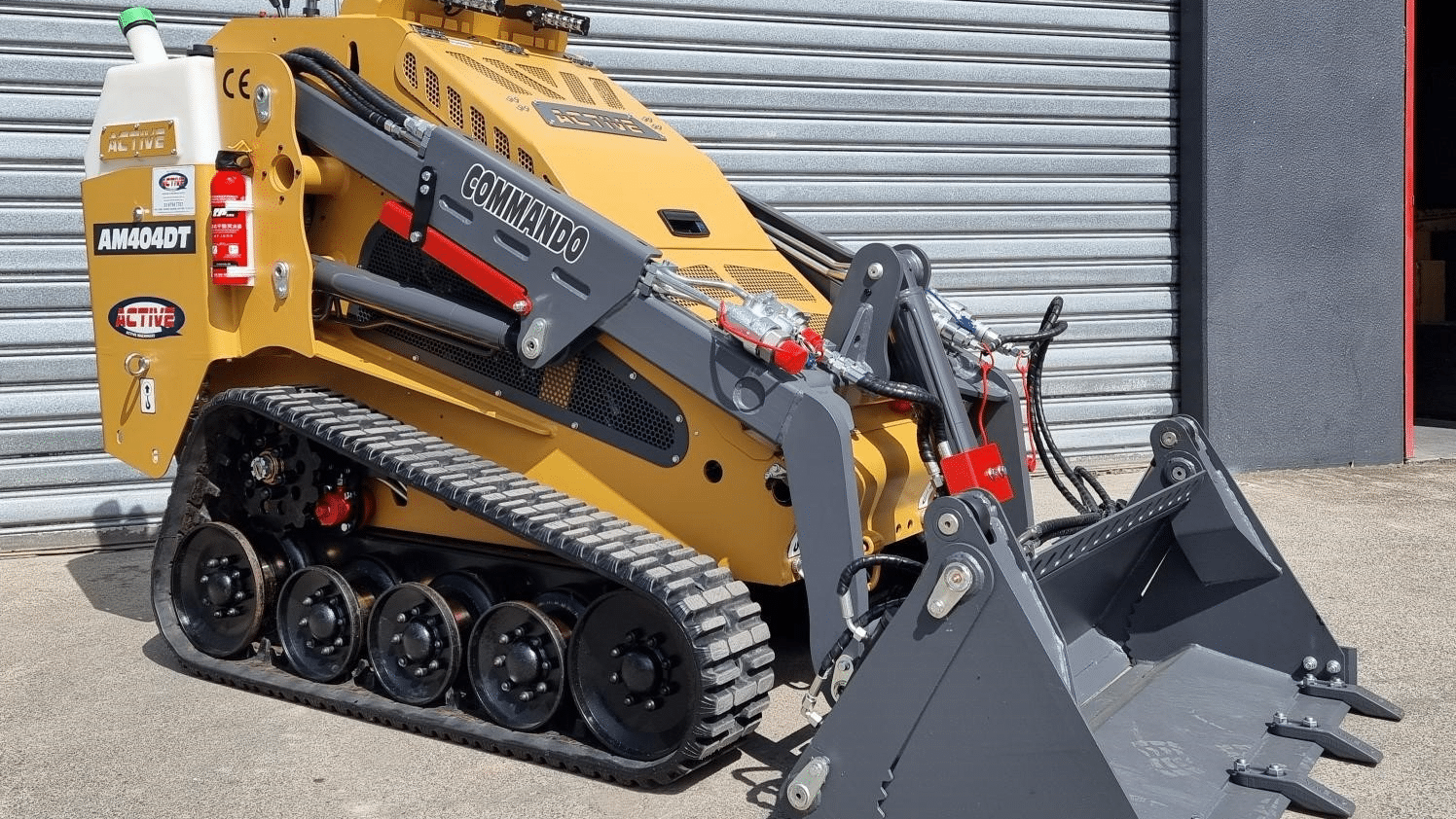 Active Machinery AM404DT Commando Mini Skidsteer