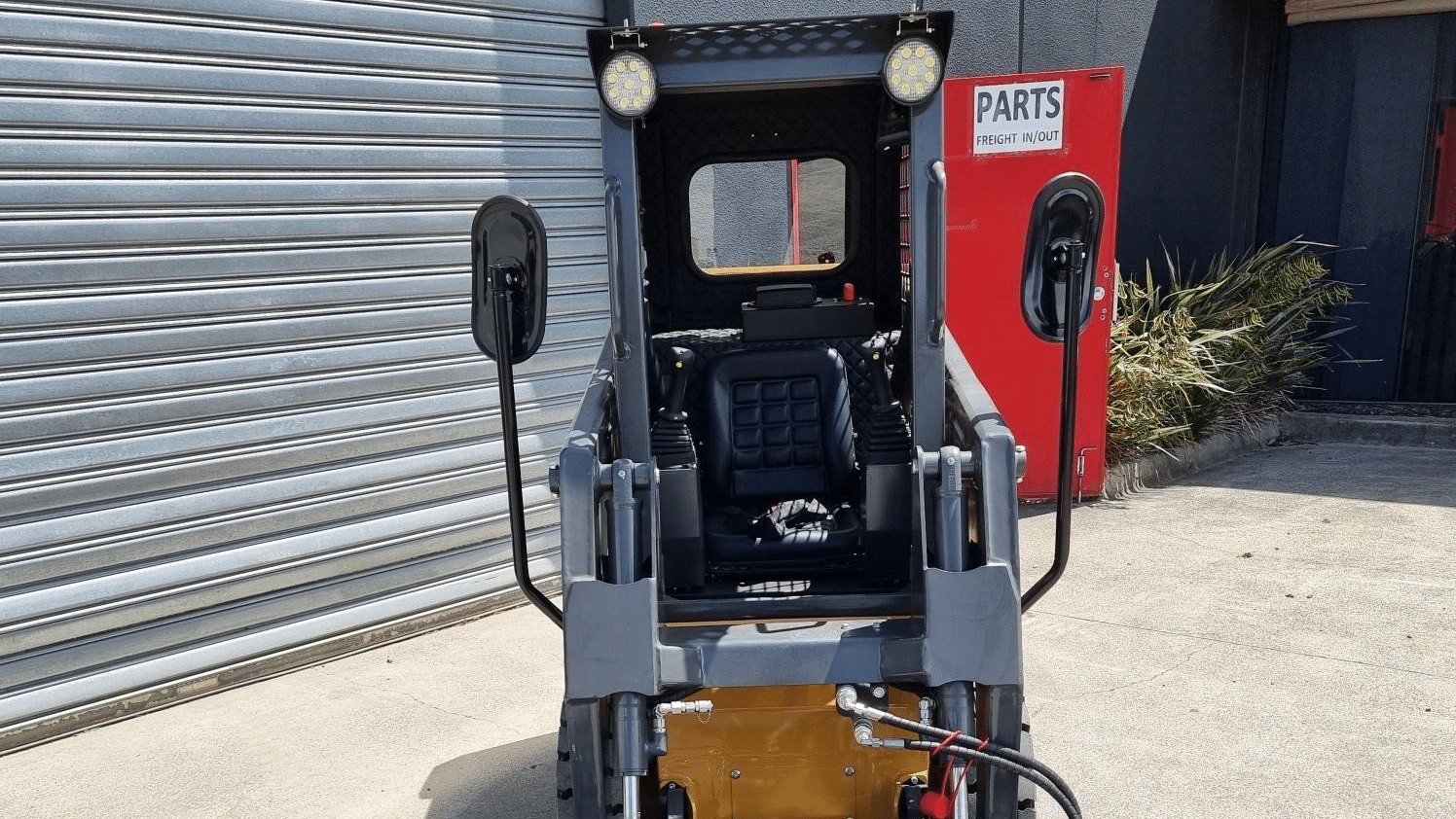 Active Machinery AS25GW Skid Steer