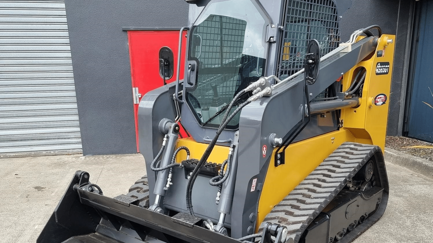 Active Machinery AS85GT Skid Steer