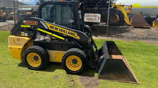 2013 Used NEW Holland L220 Skid Steers