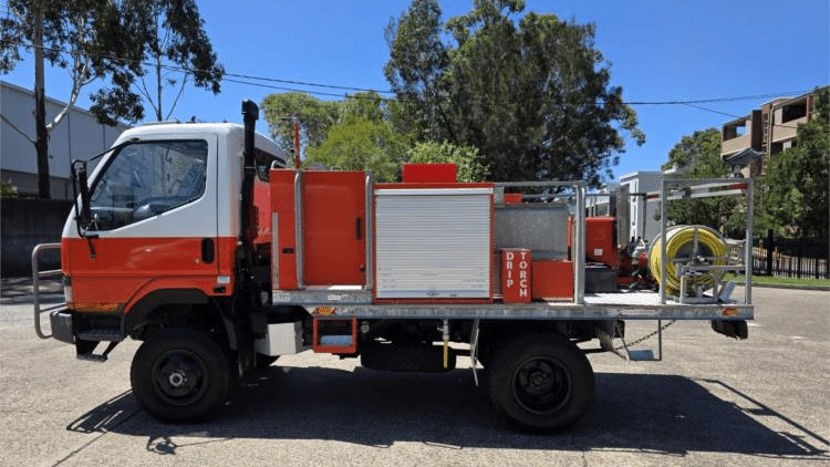 2000 Used Mitsubishi Canter Fire Truck