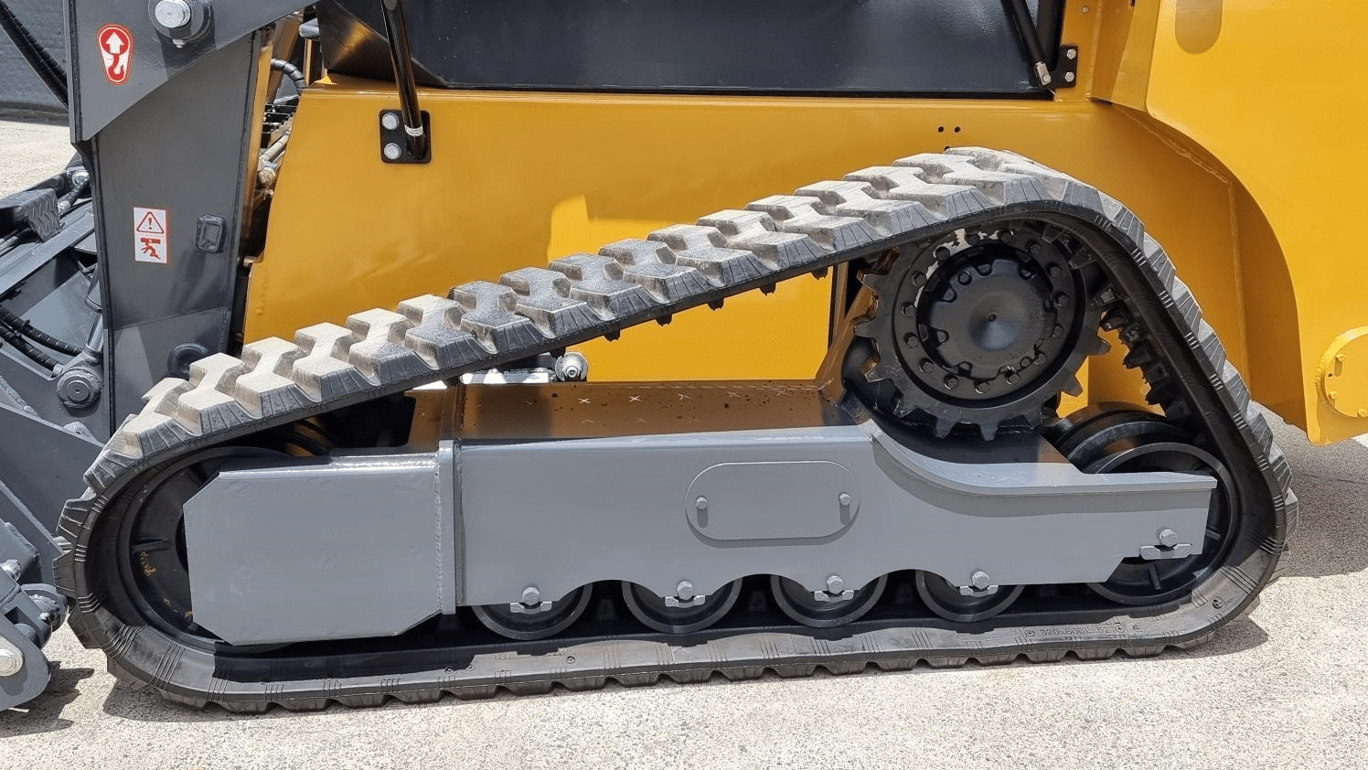 2025 New Active Machinery AS75GT Skid Steers