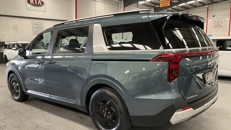 2024 Used Kia Carnival Wagon