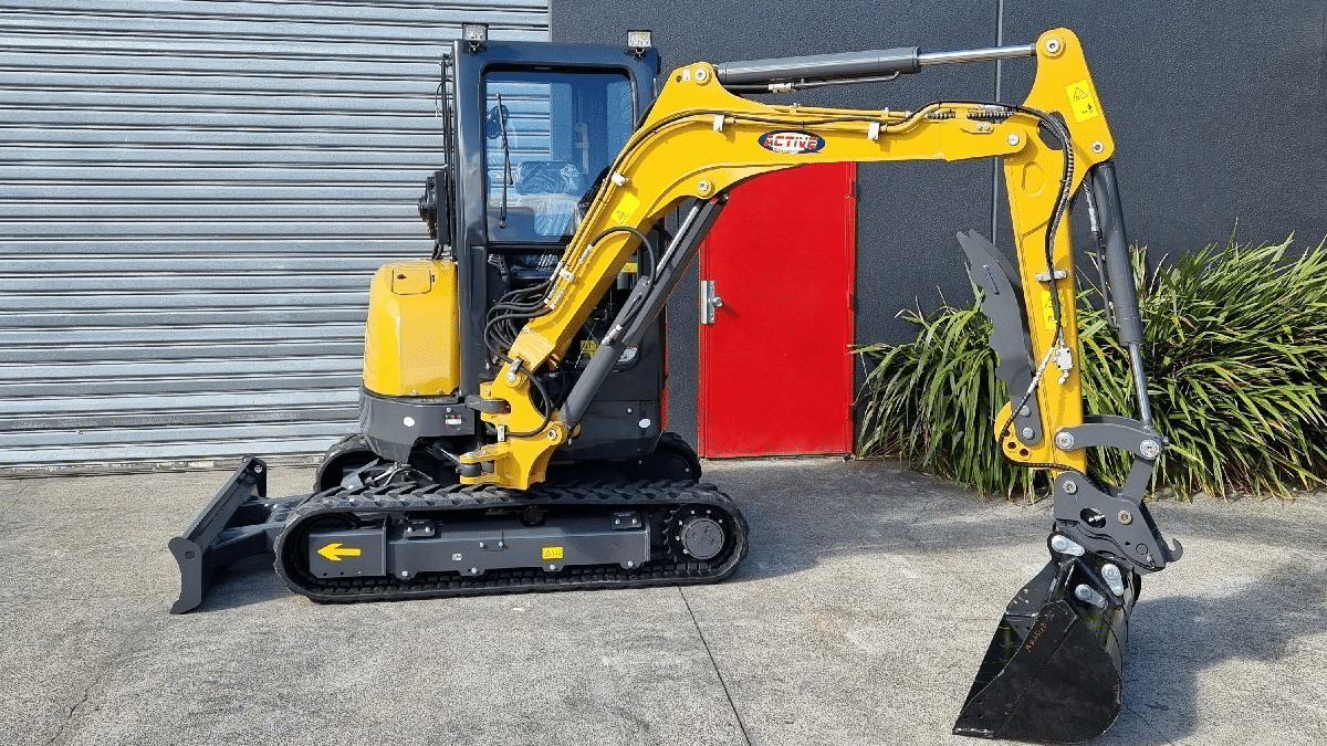 Active Machinery AE35UE-II 3.51 TONNE Excavator