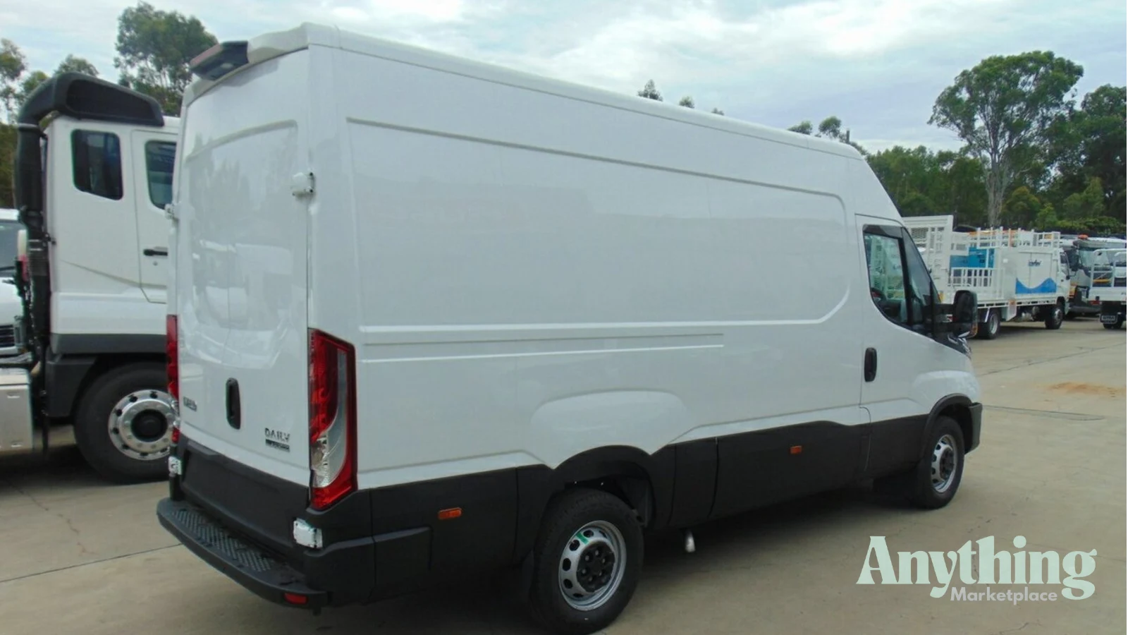 2025 New Iveco 35S18HA8V-12M3 Van