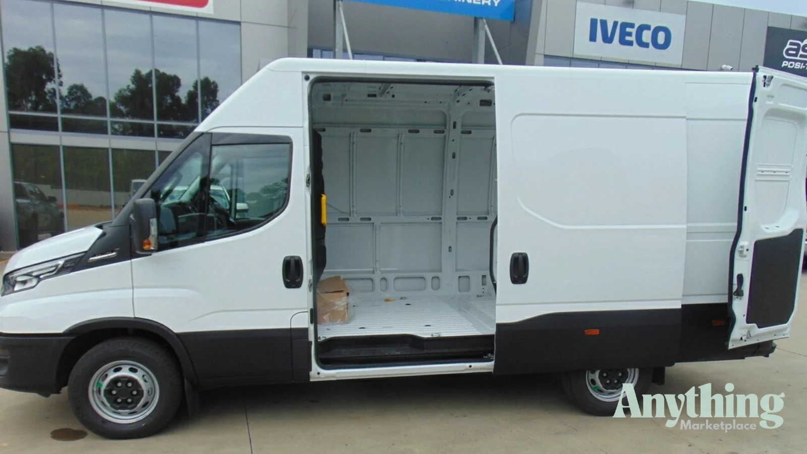 2025 New Iveco 35S18HA8V-12M3 Van
