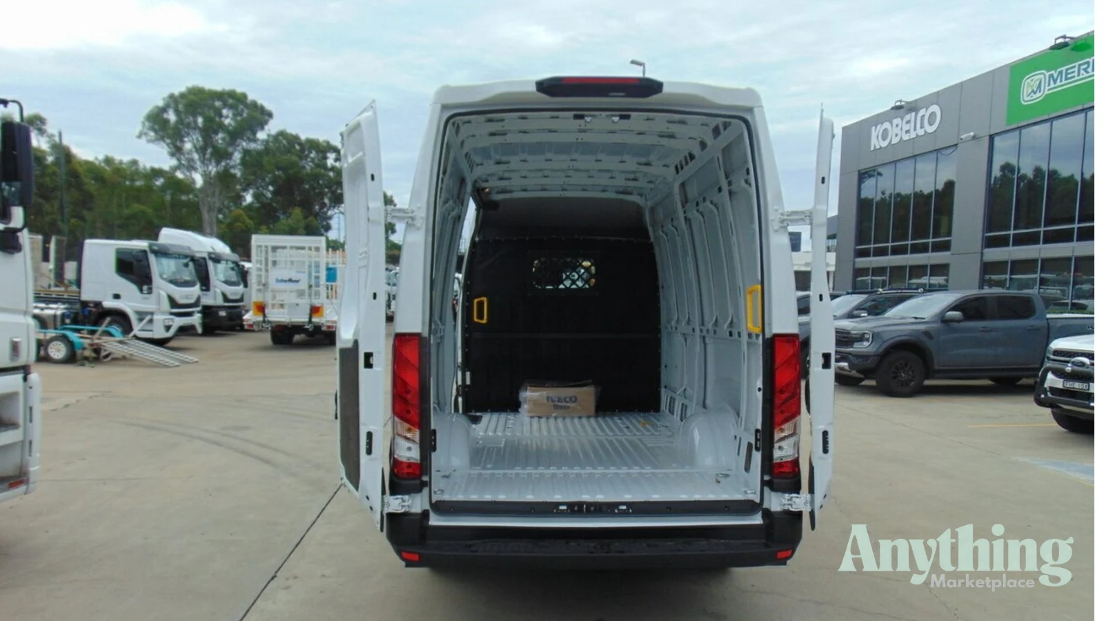 2025 New Iveco 35S18HA8V-12M3 Van