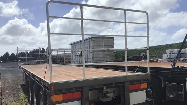 2002 Used Maxitrans Curtainsider