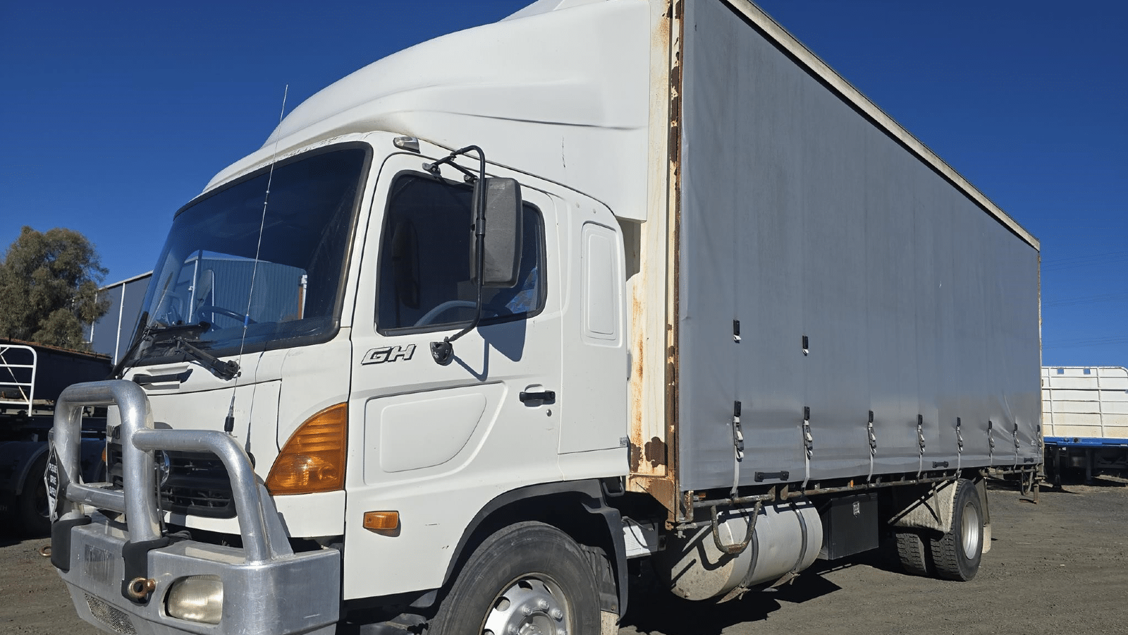 2007 Used Hino GH Curtainsider