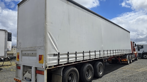 2009 Used Maxitrans Curtainsider