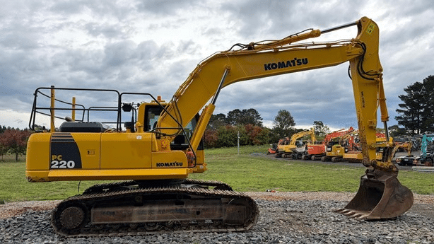 2012 Used Komatsu PC220-8 Excavators