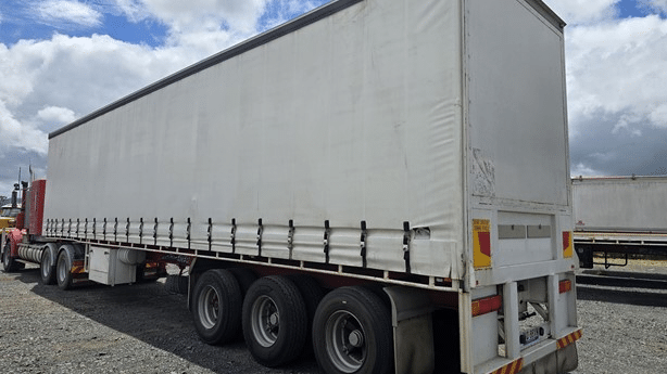 2009 Used Maxitrans Curtainsider