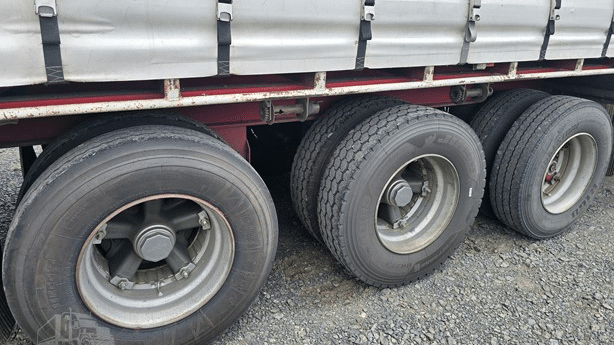2009 Used Maxitrans Curtainsider