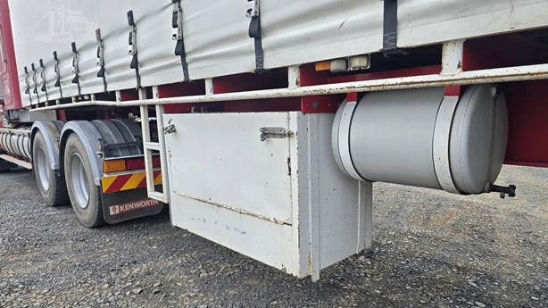 2009 Used Maxitrans Curtainsider