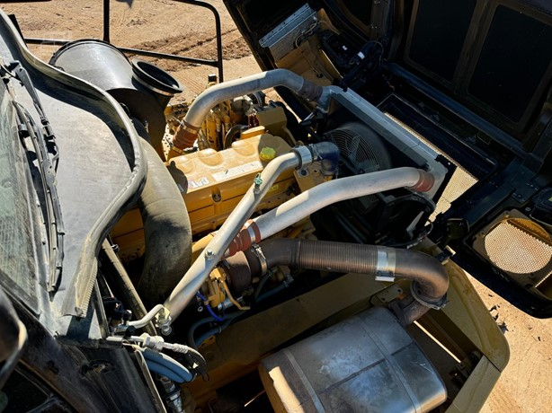 2021 New Caterpillar 730 Dump Truck