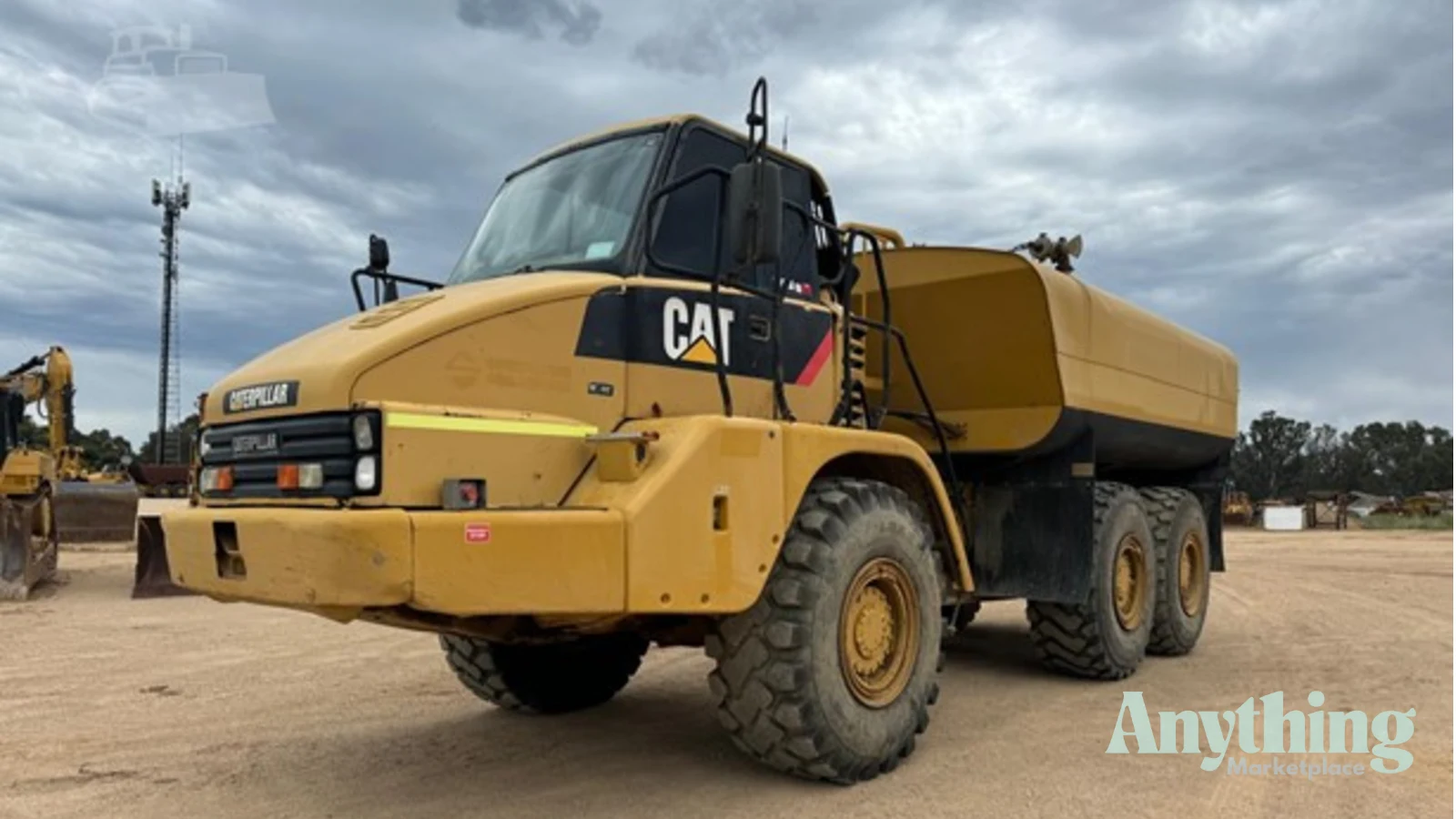 2005 Used Caterpillar 725 Dump Truck