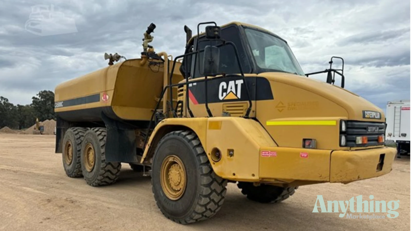 2005 Used Caterpillar 725 Dump Truck