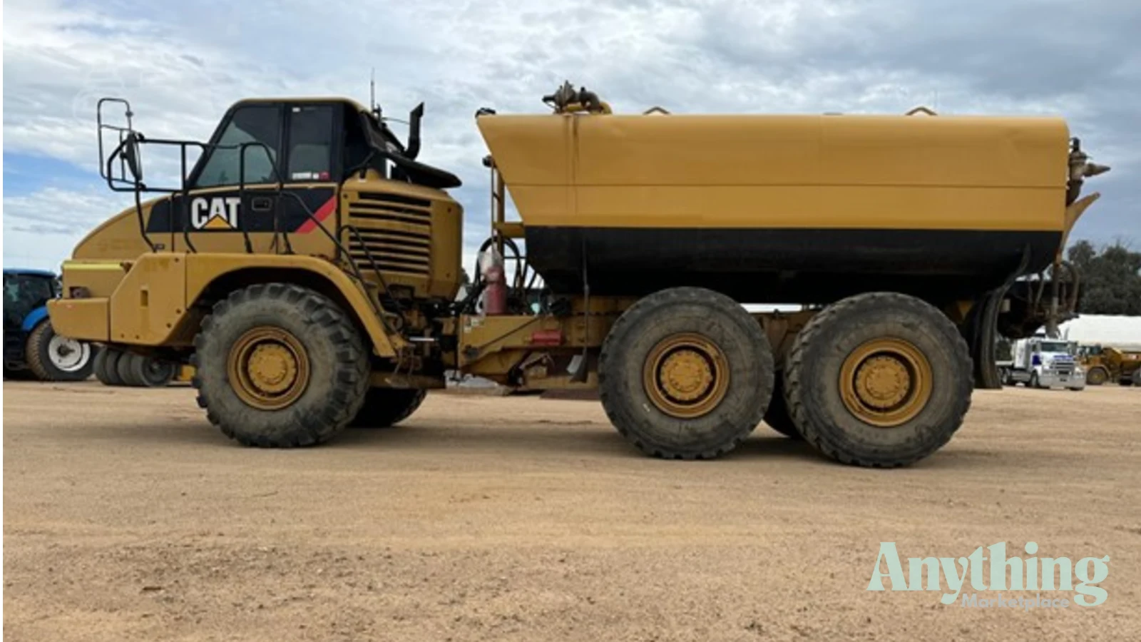 2005 Used Caterpillar 725 Dump Truck
