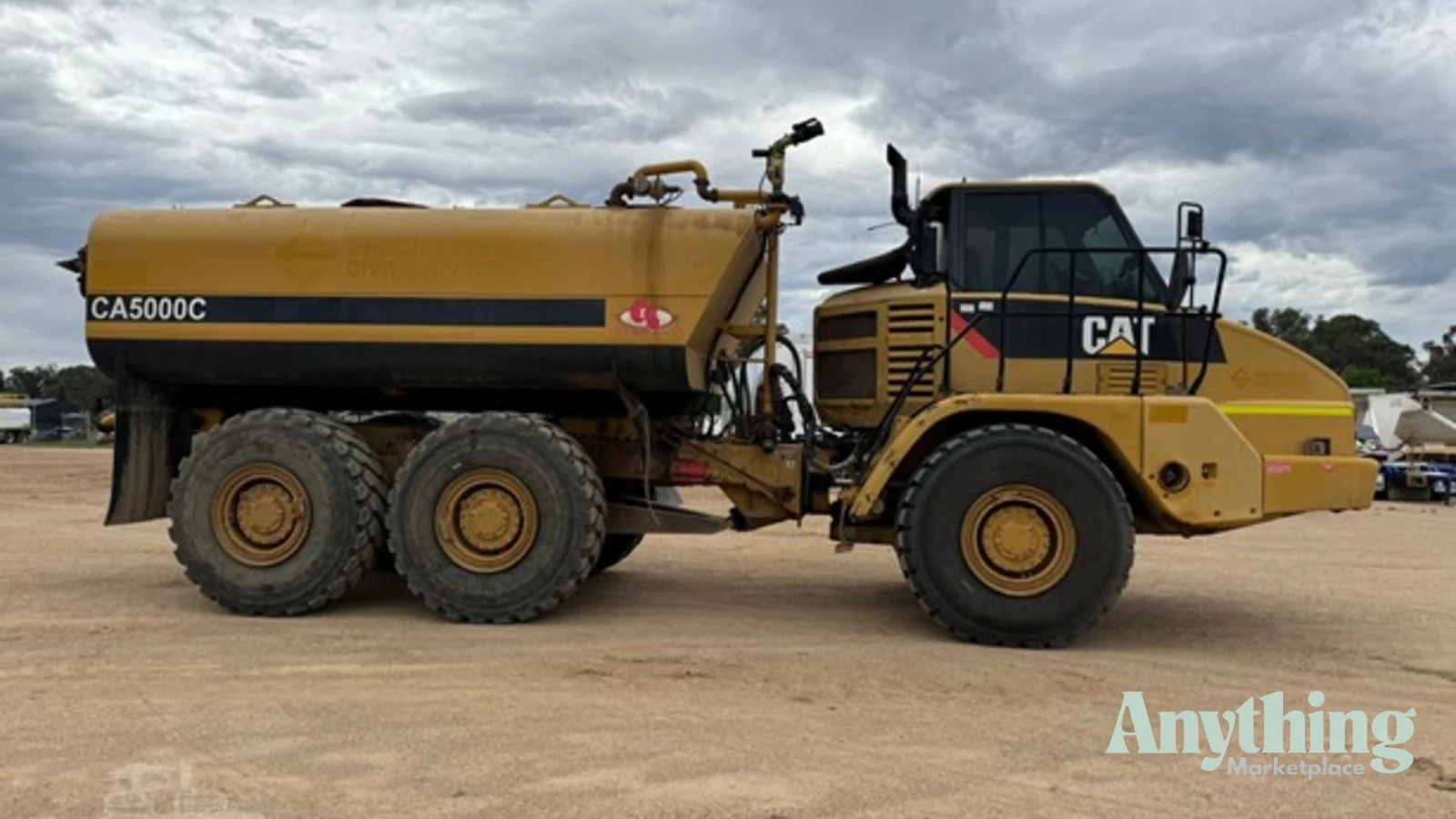 2005 Used Caterpillar 725 Dump Truck