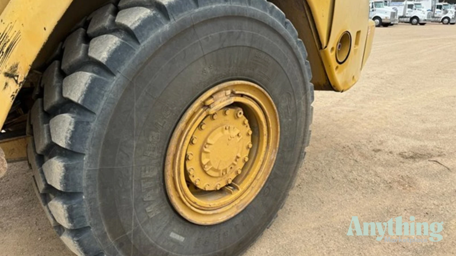 2005 Used Caterpillar 725 Dump Truck