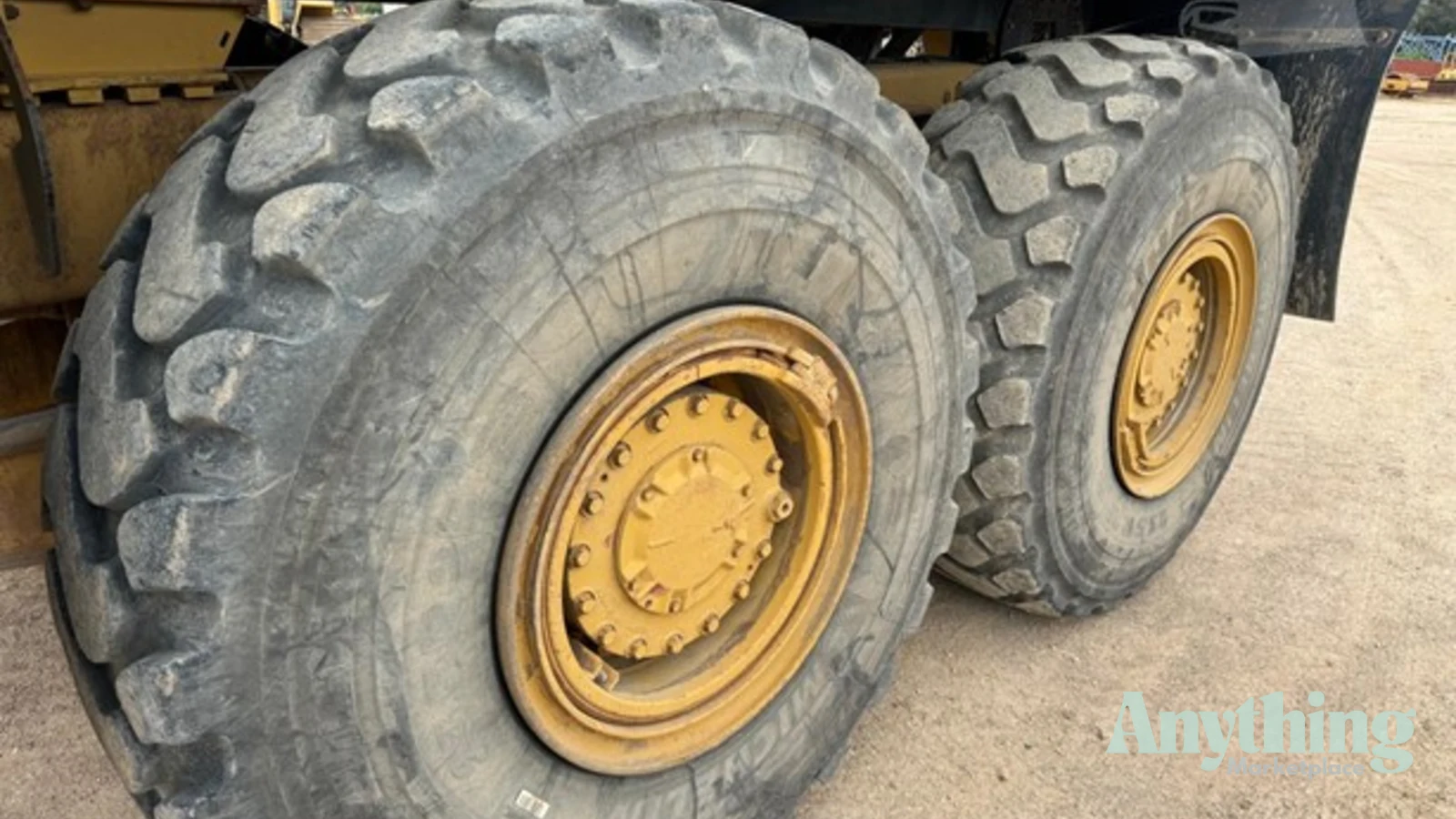2005 Used Caterpillar 725 Dump Truck