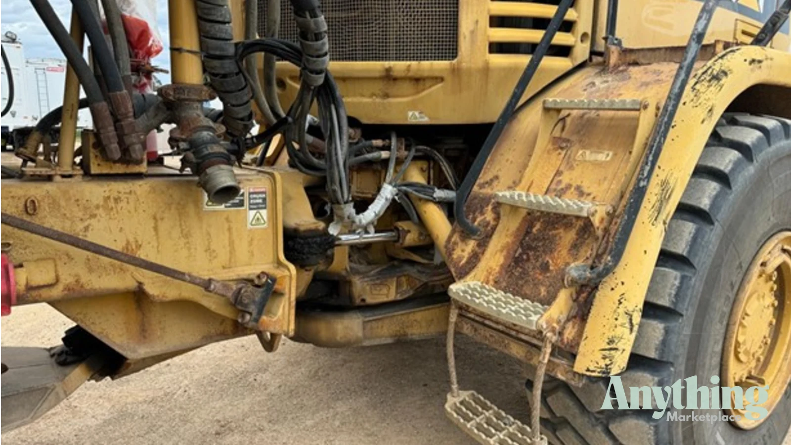 2005 Used Caterpillar 725 Dump Truck
