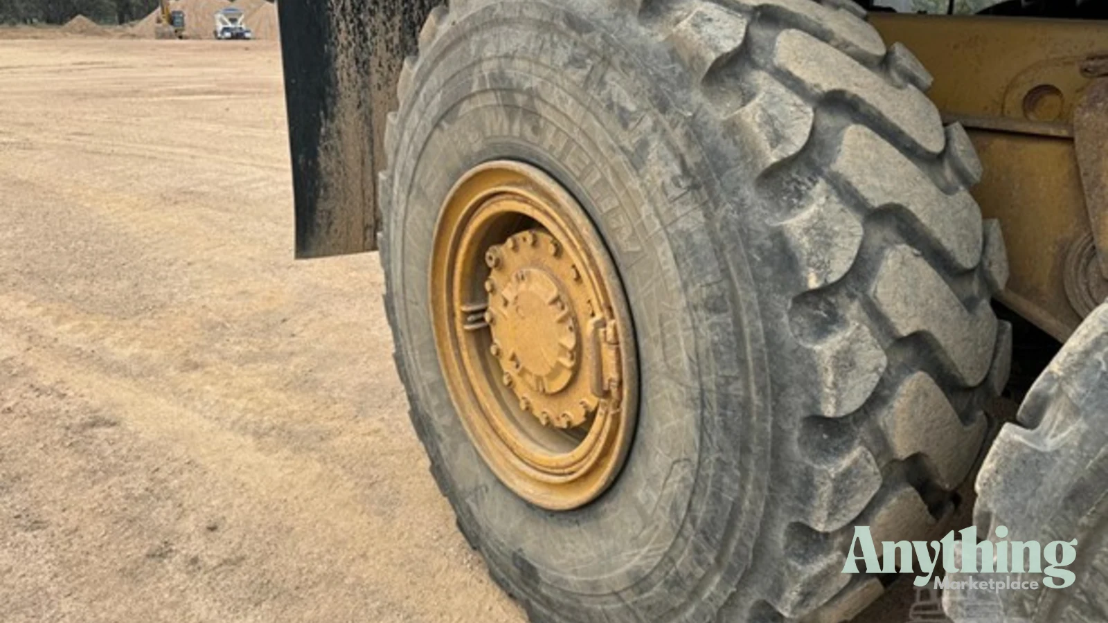 2005 Used Caterpillar 725 Dump Truck