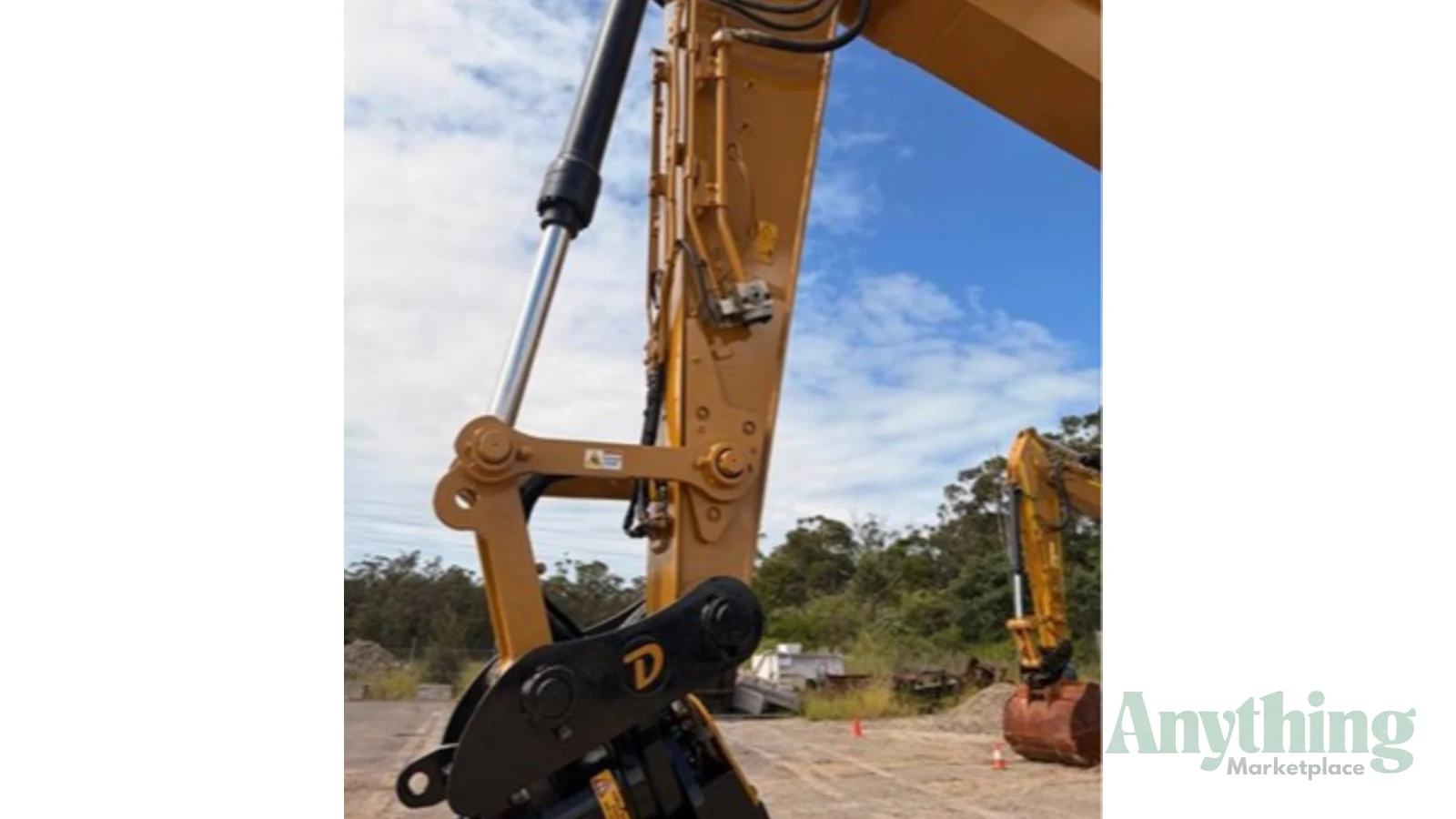Used Caterpillar 320 Excavators