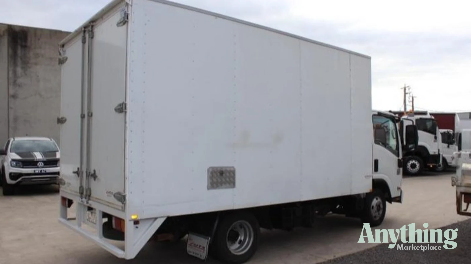 2009 Used Isuzu NPR 200 Curtainsider
