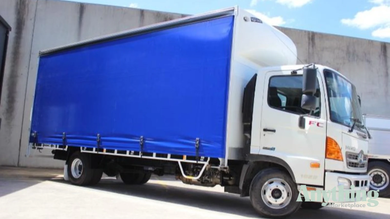 2013 Used Hino 500 Curtainsider