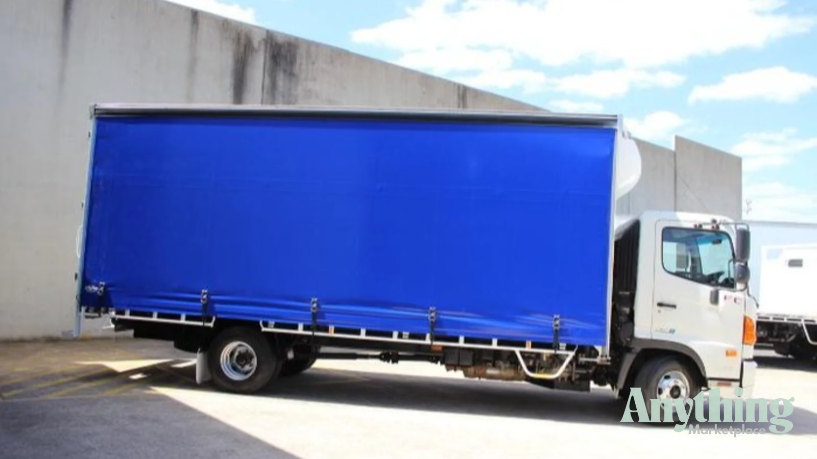 2013 Used Hino 500 Curtainsider