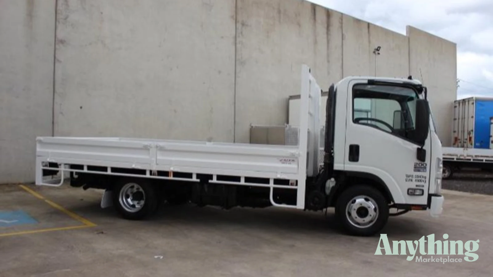 2022 Used Isuzu N-Series Tray Truck