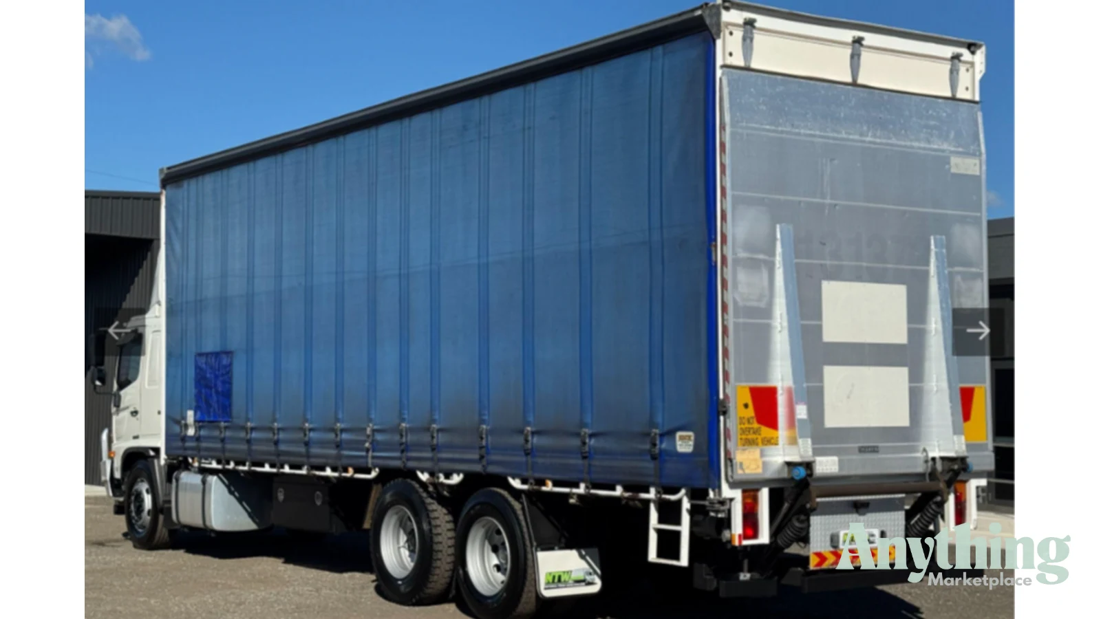 2013 Used Hino 500 Series Curtainsider