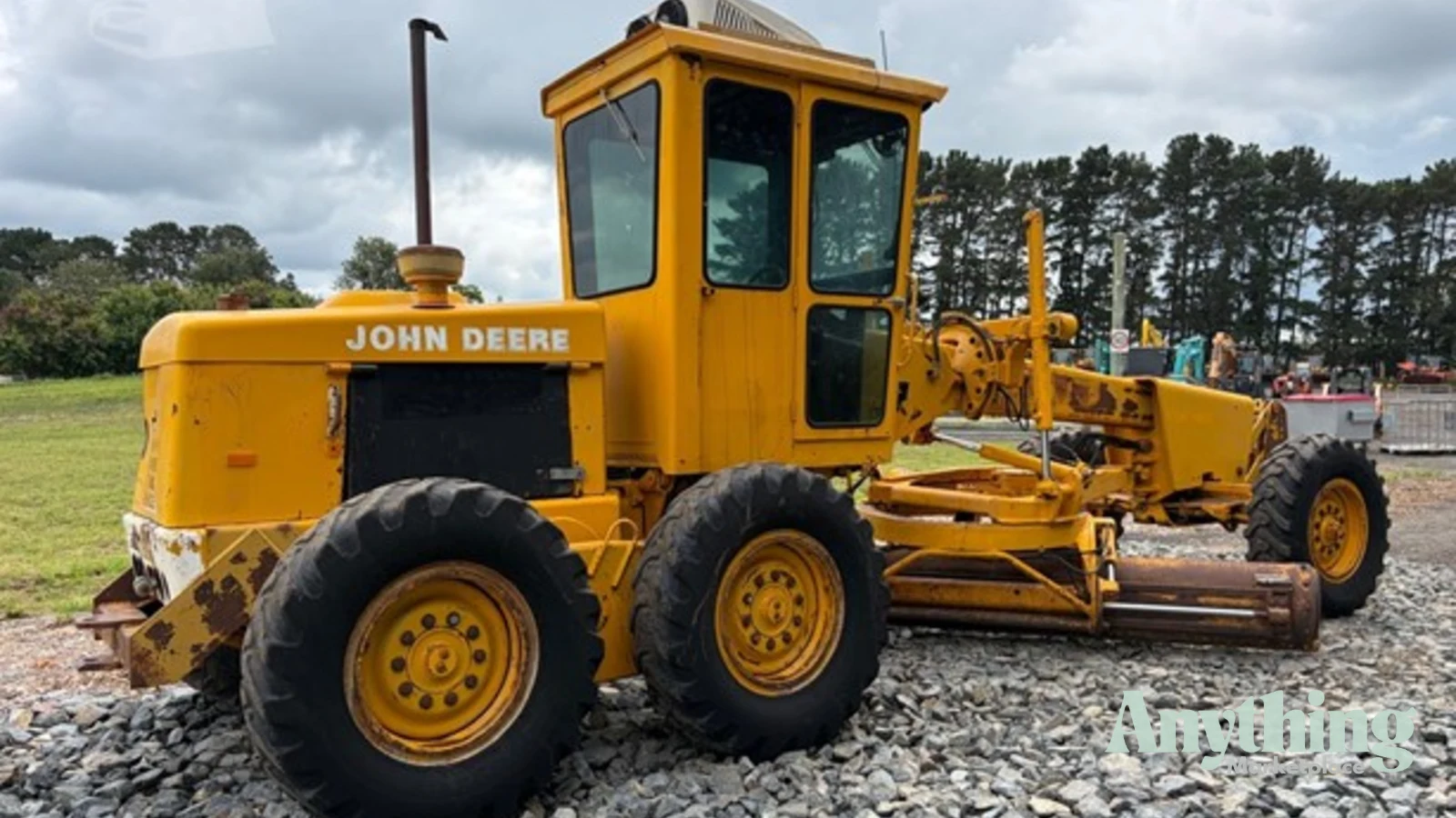 1986 Used John Deere 570A Graders