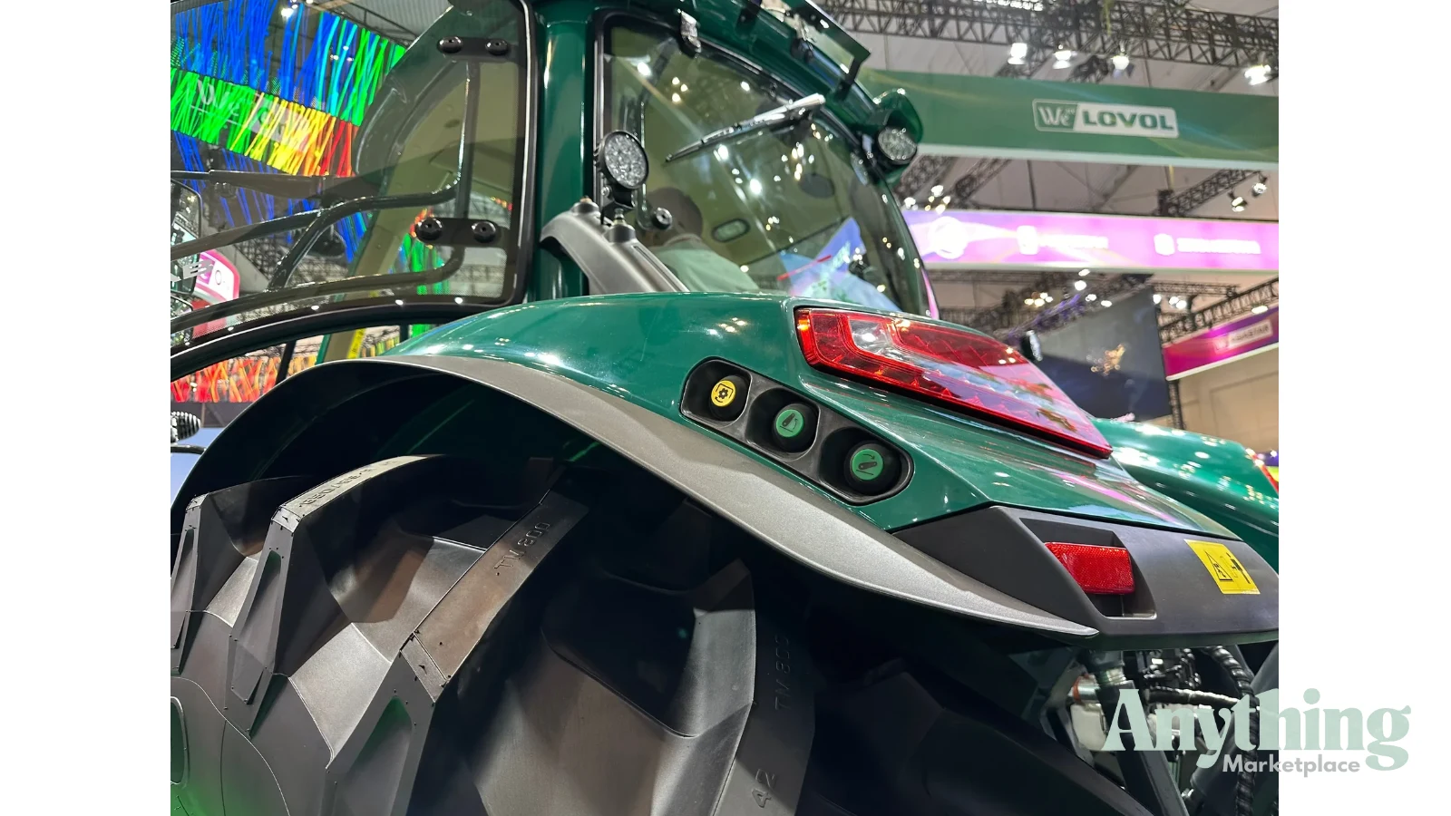 New LOVOL P7240 Tractor
