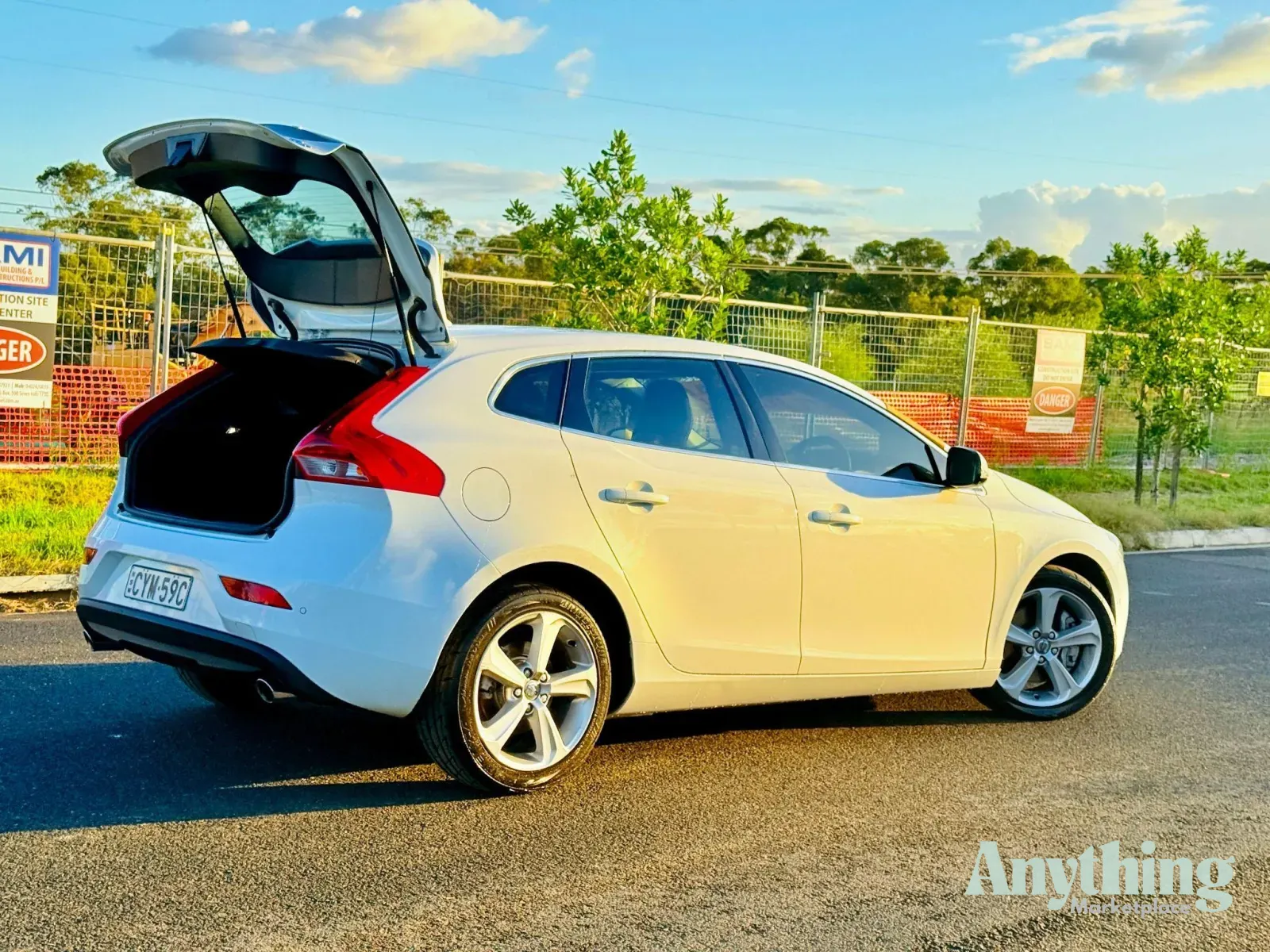 2014 Used Volvo V40 D4 Luxury Hatchback